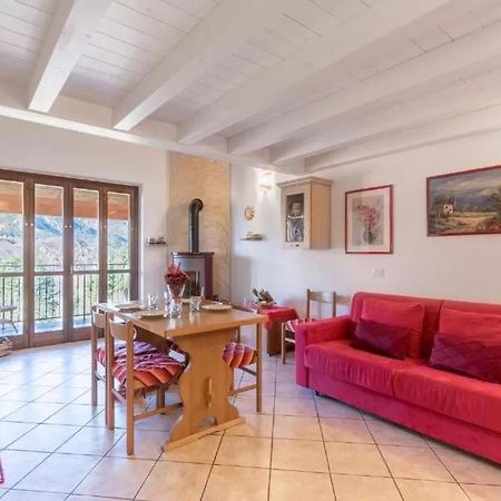 Casa Vacanze Rosalba Ferrara di Monte Baldo ภายนอก รูปภาพ