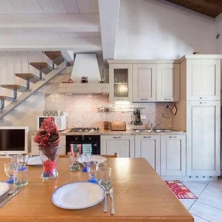 Casa Vacanze Rosalba Ferrara di Monte Baldo ภายนอก รูปภาพ