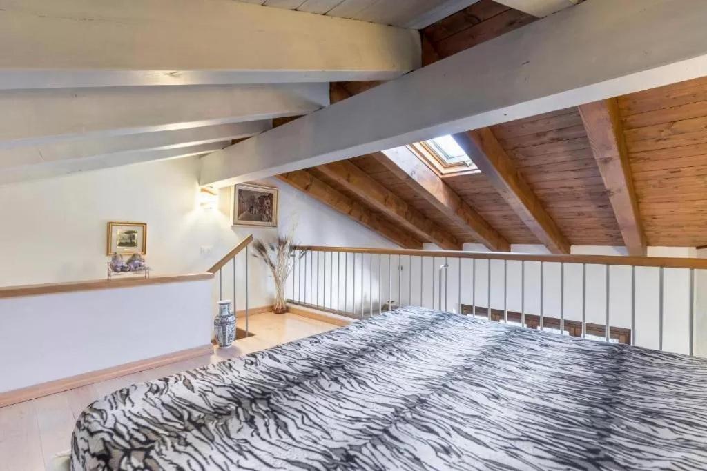 Casa Vacanze Rosalba Ferrara di Monte Baldo ภายนอก รูปภาพ